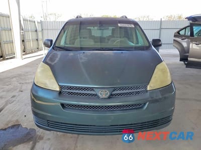 Piąte zdjęcie samochodu w środku: 2004 TOYOTA SIENNA LE 7 PASSENGER VIN:5TDZA23C24S061102 - miniatura