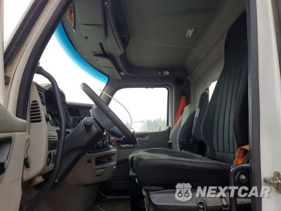 Piąte zdjęcie samochodu w środku: 2020 KENWORTH CONSTRUCTION T880 VIN:1NKZLP0X3LJ396507 - miniatura