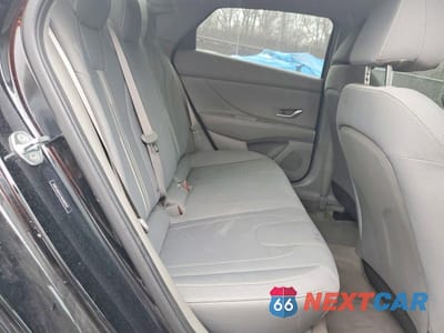 Zdjęcie 10 z 12 samochodu: 2022 HYUNDAI ELANTRA SEL VIN:5NPLM4AG3NH085947 - miniatura