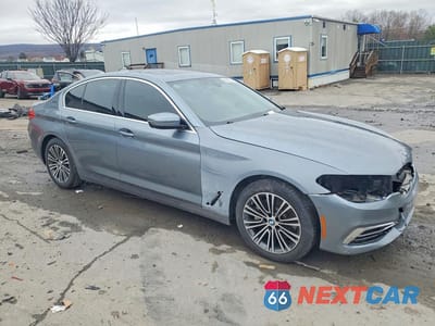 Czwarte zdjęcie samochodu z boku: 2019 BMW 530XE VIN:WBAJB1C56KB376282 - miniatura