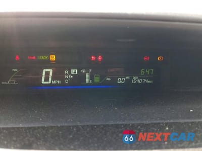 Zdjęcie 9 z 12 samochodu: 2016 TOYOTA PRIUS V TWO VIN:JTDZN3EU8GJ054706 - miniatura