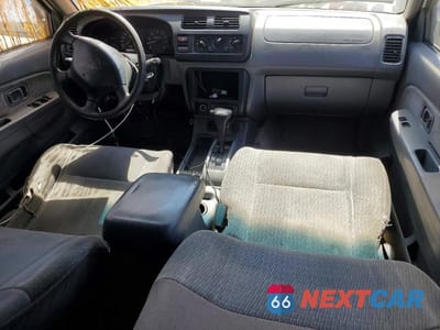 Zdjęcie 8 z 12 samochodu: 2000 NISSAN FRONTIER XE VIN:1N6ED27T2YC361517 - miniatura