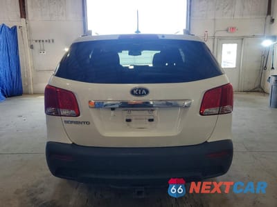 Zdjęcie 6 z 13 samochodu: 2011 KIA SORENTO LX VIN:5XYKT4A13BG042948 - miniatura
