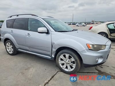 Czwarte zdjęcie samochodu z boku: 2010 MITSUBISHI OUTLANDER SE VIN:JA4AS3AW2AZ009454 - miniatura