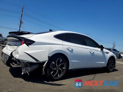 Trzecie zdjęcie samochodu z tyłu: 2024 HYUNDAI SONATA SEL VIN:KMHL64JA3RA422003 - miniatura