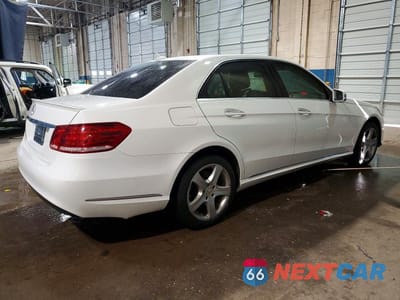 Trzecie zdjęcie samochodu z tyłu: 2014 MERCEDES-BENZ E 350 VIN:WDDHF5KB6EA820586 - miniatura