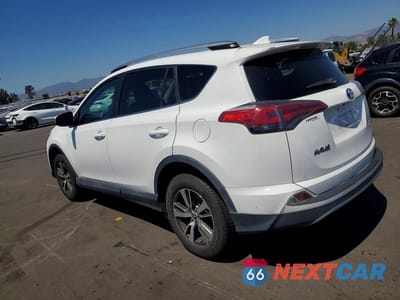 Drugie zdjęcie samochodu z przodu: 2018 TOYOTA RAV4 XLE VIN:2T3WFREV0JW476327 - miniatura