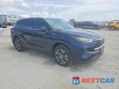 Czwarte zdjęcie samochodu z boku: 2020 TOYOTA HIGHLANDER HYBRID XLE VIN:5TDHBRCH3LS507737 - miniatura