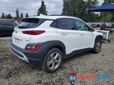 Trzecie zdjęcie samochodu z tyłu: 2022 HYUNDAI KONA SEL VIN:KM8K6CAB7NU836747 - miniatura
