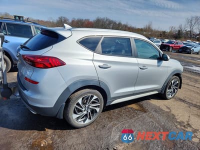 Trzecie zdjęcie samochodu z tyłu: 2020 HYUNDAI TUCSON SPORT VIN:KM8J3CAL1LU209617 - miniatura