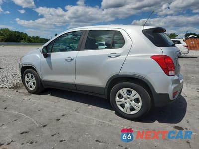 Drugie zdjęcie samochodu z przodu: 2019 CHEVROLET TRAX LS VIN:3GNCJKSB1KL176850 - miniatura