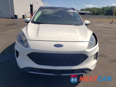 Piąte zdjęcie samochodu w środku: 2021 FORD ESCAPE SE VIN:1FMCU0G66MUB16972 - miniatura