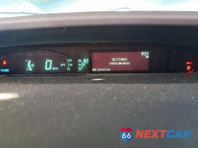 Zdjęcie 9 z 12 samochodu: 2010 TOYOTA PRIUS II VIN:JTDKN3DUXA0161059 - miniatura