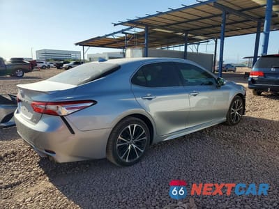 Trzecie zdjęcie samochodu z tyłu: 2020 TOYOTA CAMRY SE VIN:4T1G11AK6LU311782 - miniatura
