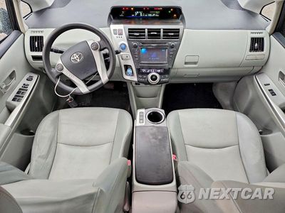 Zdjęcie 8 z 13 samochodu: 2012 TOYOTA PRIUS V FIVE VIN:JTDZN3EU9C3041588 - miniatura