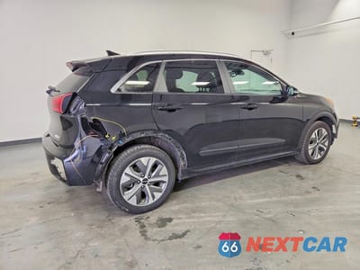Trzecie zdjęcie samochodu z tyłu: 2022 KIA NIRO EV S VIN:KNDCC3LG5N5158648 - miniatura