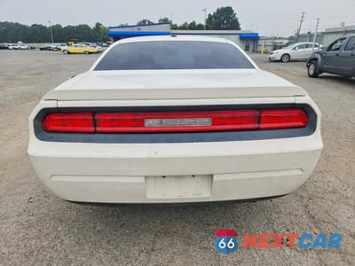 Zdjęcie 6 z 12 samochodu: 2009 DODGE CHALLENGER SE VIN:2B3LJ44V49H504309 - miniatura