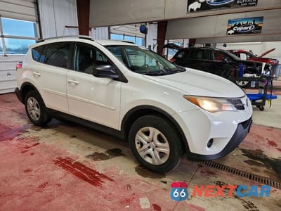 Czwarte zdjęcie samochodu z boku: 2014 TOYOTA RAV4 LE VIN:2T3BFREV6EW138337 - miniatura