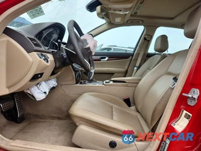 Zdjęcie 7 z 12 samochodu: 2011 MERCEDES-BENZ C 300 4MATIC VIN:WDDGF8BB6BR165615 - miniatura