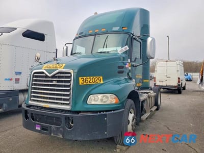 Drugie zdjęcie samochodu z przodu: 2017 MACK CXU612 SEMI TRUCK VIN:1M1AW01X8HM009337 - miniatura