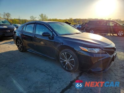 Czwarte zdjęcie samochodu z boku: 2020 TOYOTA CAMRY SE VIN:4T1G11AK7LU354432 - miniatura