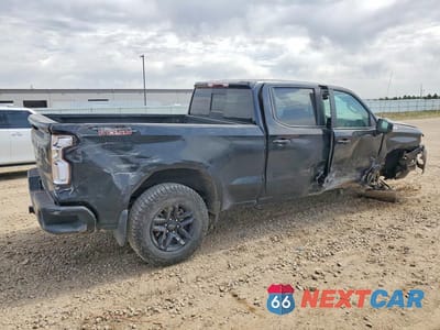 Trzecie zdjęcie samochodu z tyłu: 2024 CHEVROLET SILVERADO K1500 LT TRAIL BOSS VIN:3GCUDFE81RG120941 - miniatura