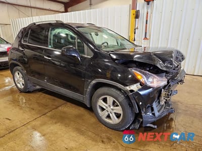 Czwarte zdjęcie samochodu z boku: 2020 CHEV TRAX 1LT VIN:KL7CJLSB1LB006115 - miniatura
