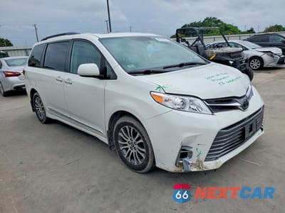 Czwarte zdjęcie samochodu z boku: 2020 TOYOTA SIENNA XLE 8-PASSENGER VIN:5TDYZ3DC4LS057186 - miniatura