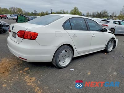 Trzecie zdjęcie samochodu z tyłu: 2011 VOLKSWAGEN JETTA SE VIN:3VWDZ7AJ1BM100175 - miniatura