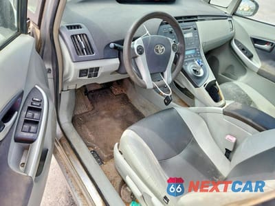 Zdjęcie 8 z 11 samochodu: 2010 TOYOTA PRIUS II VIN:JTDKN3DU4A1026749 - miniatura