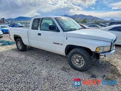 Czwarte zdjęcie samochodu z boku: 2000 DODGE RAM 1500 VIN:1B7HC13Y7YJ107084 - miniatura