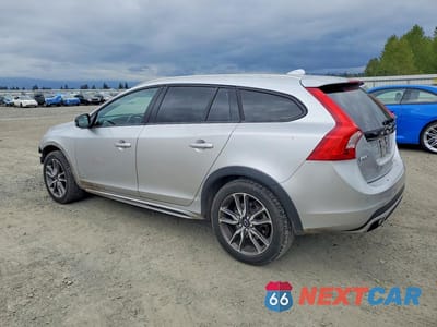 Drugie zdjęcie samochodu z przodu: 2016 VOLVO V60 CROSS COUNTRY PREMIER VIN:YV4612HK1G1003533 - miniatura