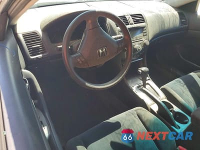 Zdjęcie 8 z 12 samochodu: 2005 HONDA ACCORD EX VIN:1HGCM72745A006195 - miniatura