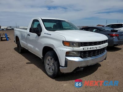 Czwarte zdjęcie samochodu z boku: 2021 CHEVROLET SILVERADO C1500 VIN:3GCNWAEF9MG314299 - miniatura