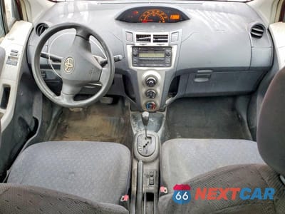 Zdjęcie 8 z 12 samochodu: 2009 TOYOTA YARIS BASE VIN:JTDJT903795238504 - miniatura