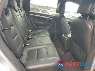 Zdjęcie 10 z 12 samochodu: 2010 PORSCHE CAYENNE VIN:WP1AA2APXALA04791 - miniatura