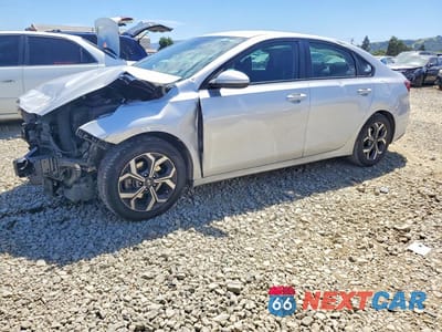 2021 KIA FORTE LXS 3KPF24AD5ME311434 - główne zdjęcie licytacji z USA - miniatura