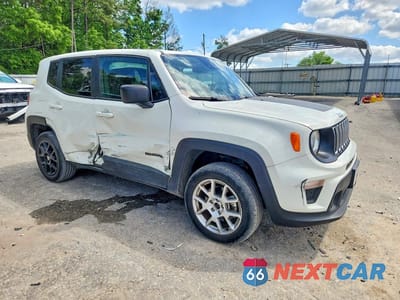 Czwarte zdjęcie samochodu z boku: 2023 JEEP RENEGADE LATITUDE VIN:ZACNJDB19PPP14484 - miniatura