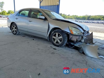 Czwarte zdjęcie samochodu z boku: 2004 HONDA ACCORD EX VIN:1HGCM56814A072001 - miniatura