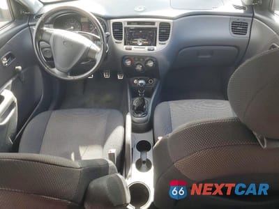 Zdjęcie 8 z 12 samochodu: 2006 KIA RIO 5 VIN:KNADE163066082972 - miniatura