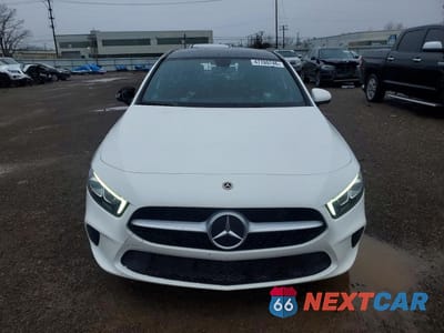 Piąte zdjęcie samochodu w środku: 2022 MERCEDES-BENZ A 220 4MATIC VIN:W1K3G4FB5NJ349946 - miniatura