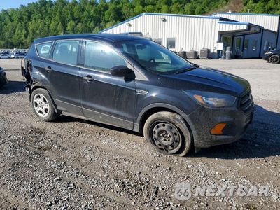 Czwarte zdjęcie samochodu z boku: 2018 FORD ESCAPE S VIN:1FMCU0F75JUC74337 - miniatura
