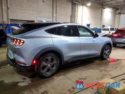 Trzecie zdjęcie samochodu z tyłu: 2022 FORD MUSTANG MACH-E SELECT VIN:3FMTK1RM1NMA05078 - miniatura