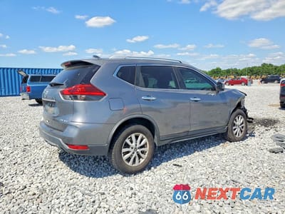 Trzecie zdjęcie samochodu z tyłu: 2017 NISSAN ROGUE SV VIN:KNMAT2MV3HP610488 - miniatura