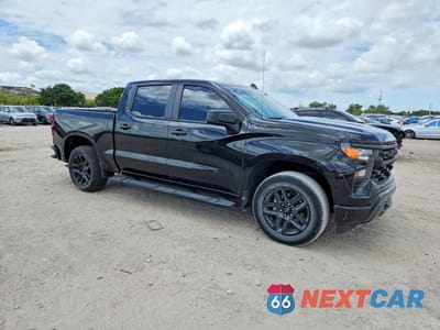 Czwarte zdjęcie samochodu z boku: 2024 CHEVROLET SILVERADO C1500 CUSTOM VIN:3GCPABEK0RG277189 - miniatura
