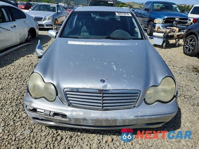 Piąte zdjęcie samochodu w środku: 2001 MERCEDES-BENZ C 320 VIN:WDBRF64JX1F094414 - miniatura