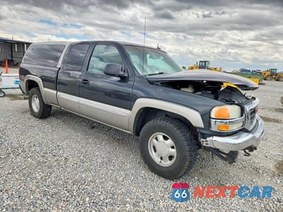 Czwarte zdjęcie samochodu z boku: 2003 GMC NEW SIERRA K1500 VIN:2GTEK19T931305878 - miniatura