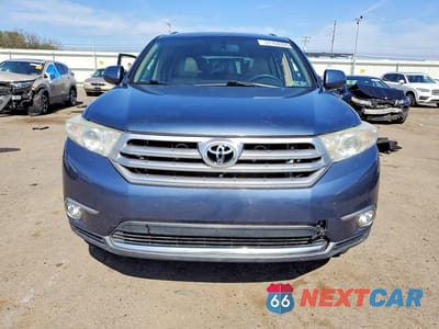 Piąte zdjęcie samochodu w środku: 2012 TOYOTA HIGHLANDER SE VIN:5TDBK3EH2CS159509 - miniatura