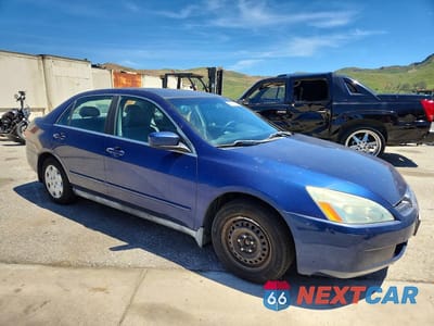 Czwarte zdjęcie samochodu z boku: 2004 HONDA ACCORD LX VIN:1HGCM564X4A167461 - miniatura