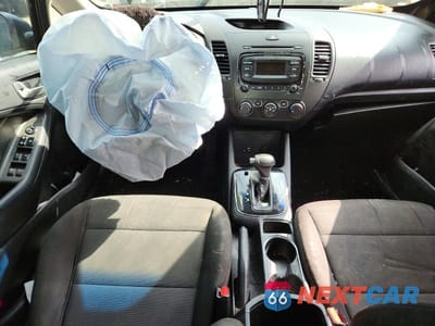 Zdjęcie 8 z 12 samochodu: 2018 KIA FORTE LX VIN:3KPFK4A78JE224956 - miniatura